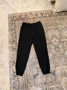 Vuori Black boyfriend joggers
